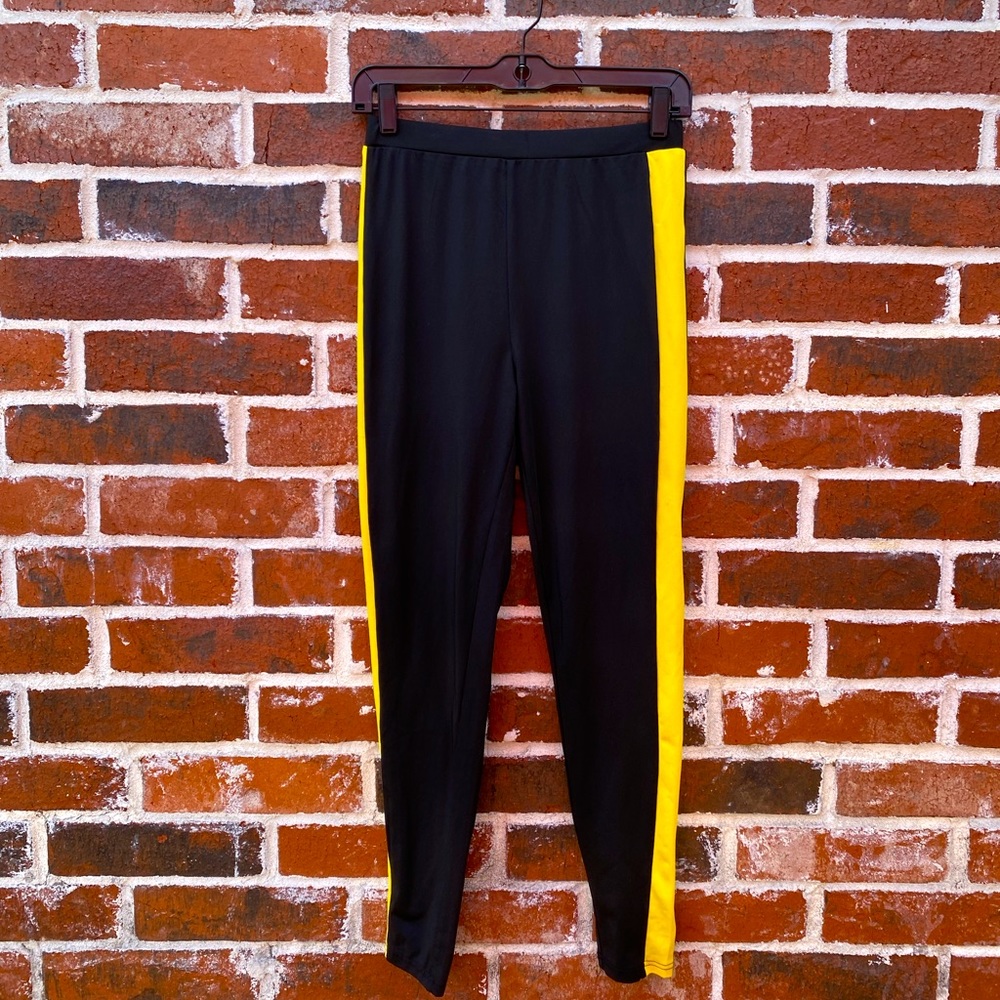 4for $20 Shein small black with yellow stripe leggings